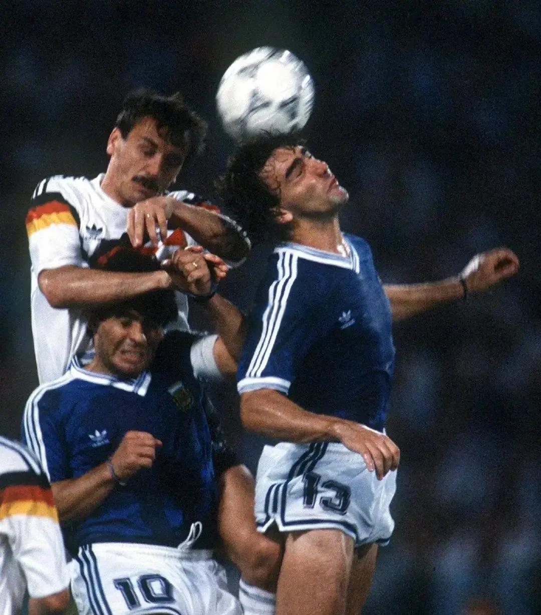 国际足球赛事中的精彩瞬间令人惊叹(国际足球赛事中的精彩瞬间令人惊叹的是) 国际足球赛事中的精彩瞬间令人惊叹(国际足球赛事中的精彩瞬间令人惊叹的是)