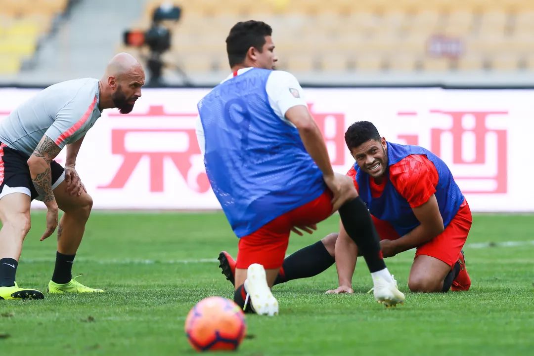 天津队紧咬对手，争夺晋级资格的简单介绍