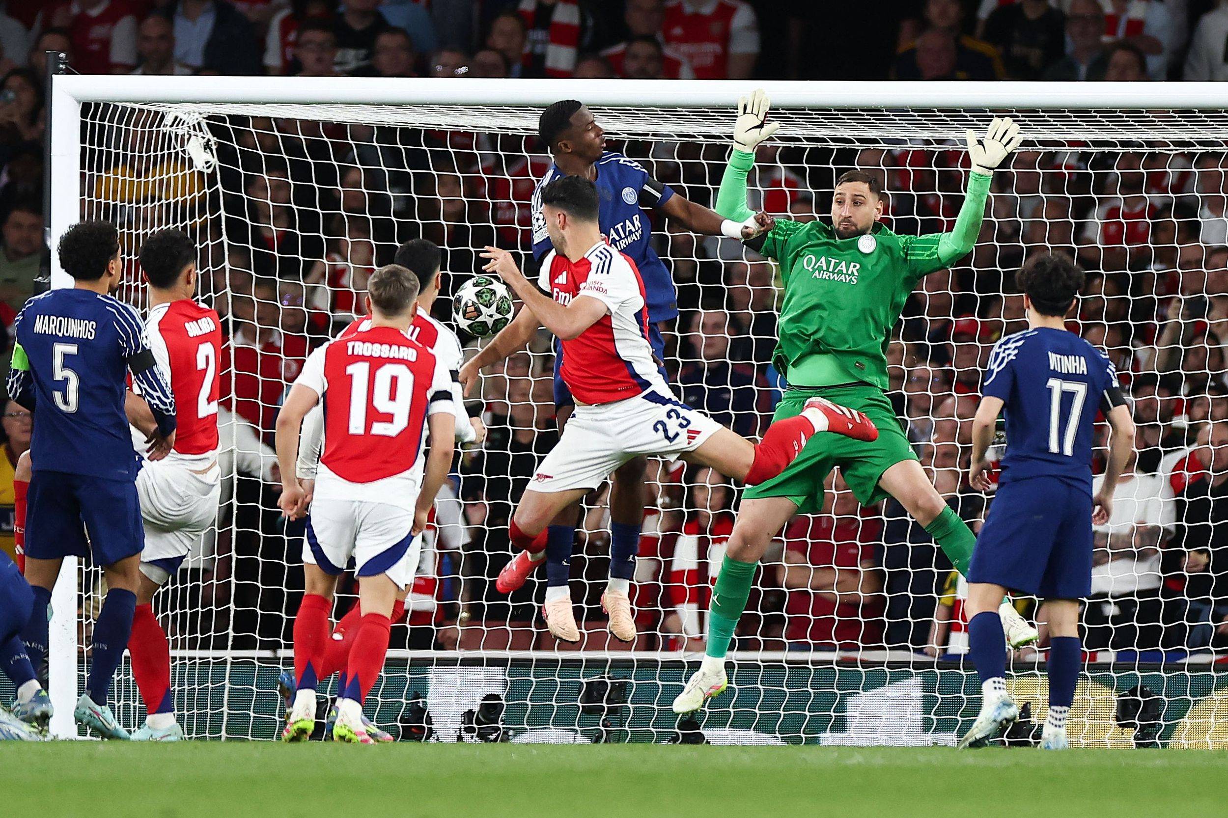 阿尔克马尔表现抢眼,助球队客场获胜的简单介绍 阿尔克马尔表现抢眼,助球队客场获胜的简单介绍