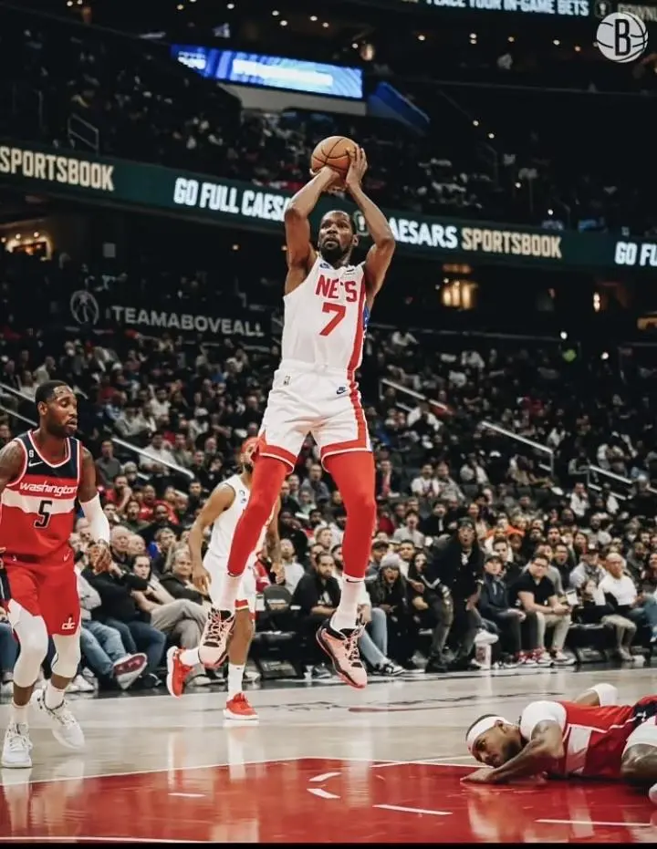 猛龙客场绝杀篮网,斩获胜利 猛龙客场绝杀篮网,斩获胜利