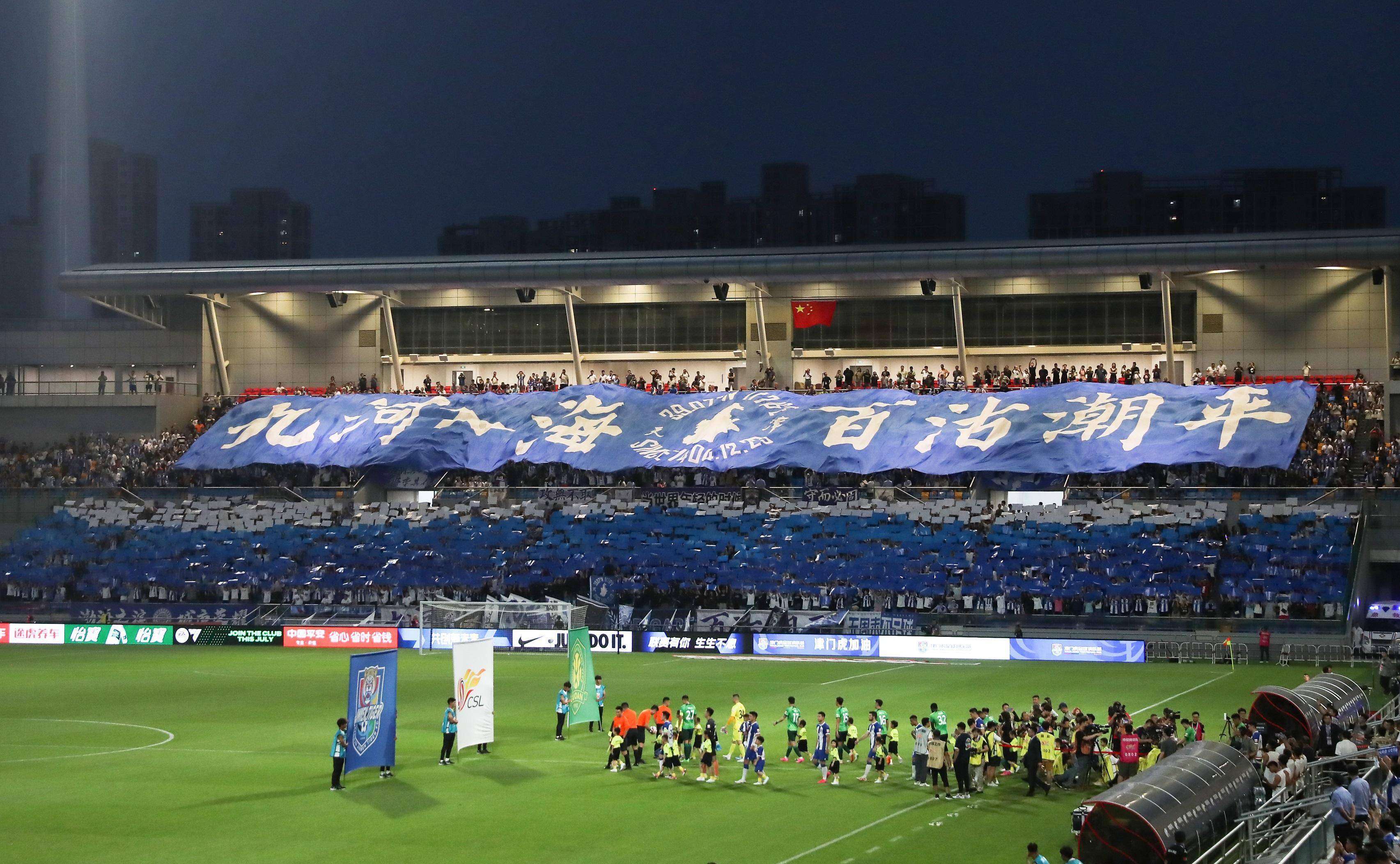 战将奋勇,围绕胜负,每一场球赛都是充满激情 战将奋勇,围绕胜负,每一场球赛都是充满激情