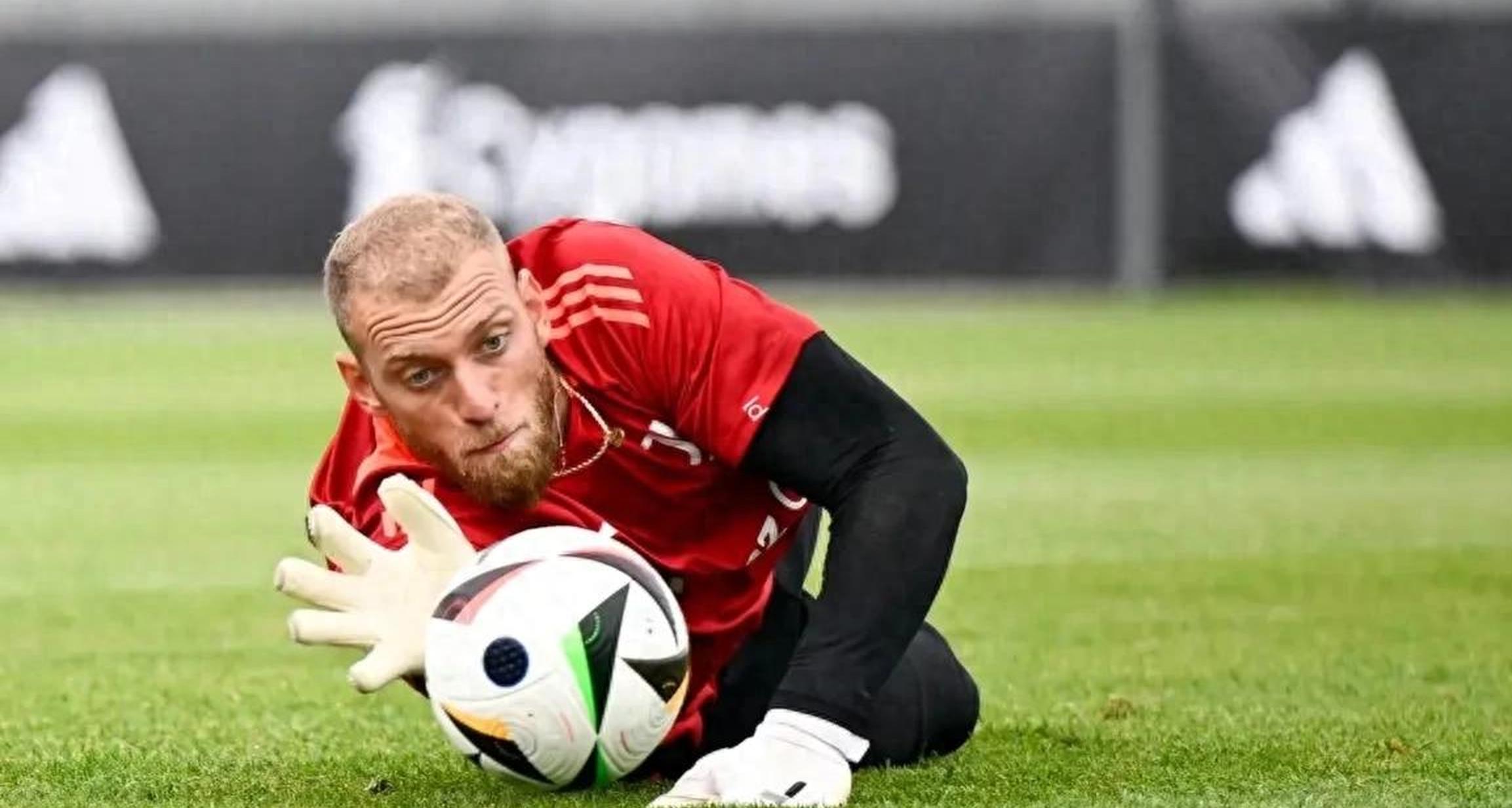 关于尤文图斯门将神扑全新一代守门员崭露头角的信息 关于尤文图斯门将神扑全新一代守门员崭露头角的信息