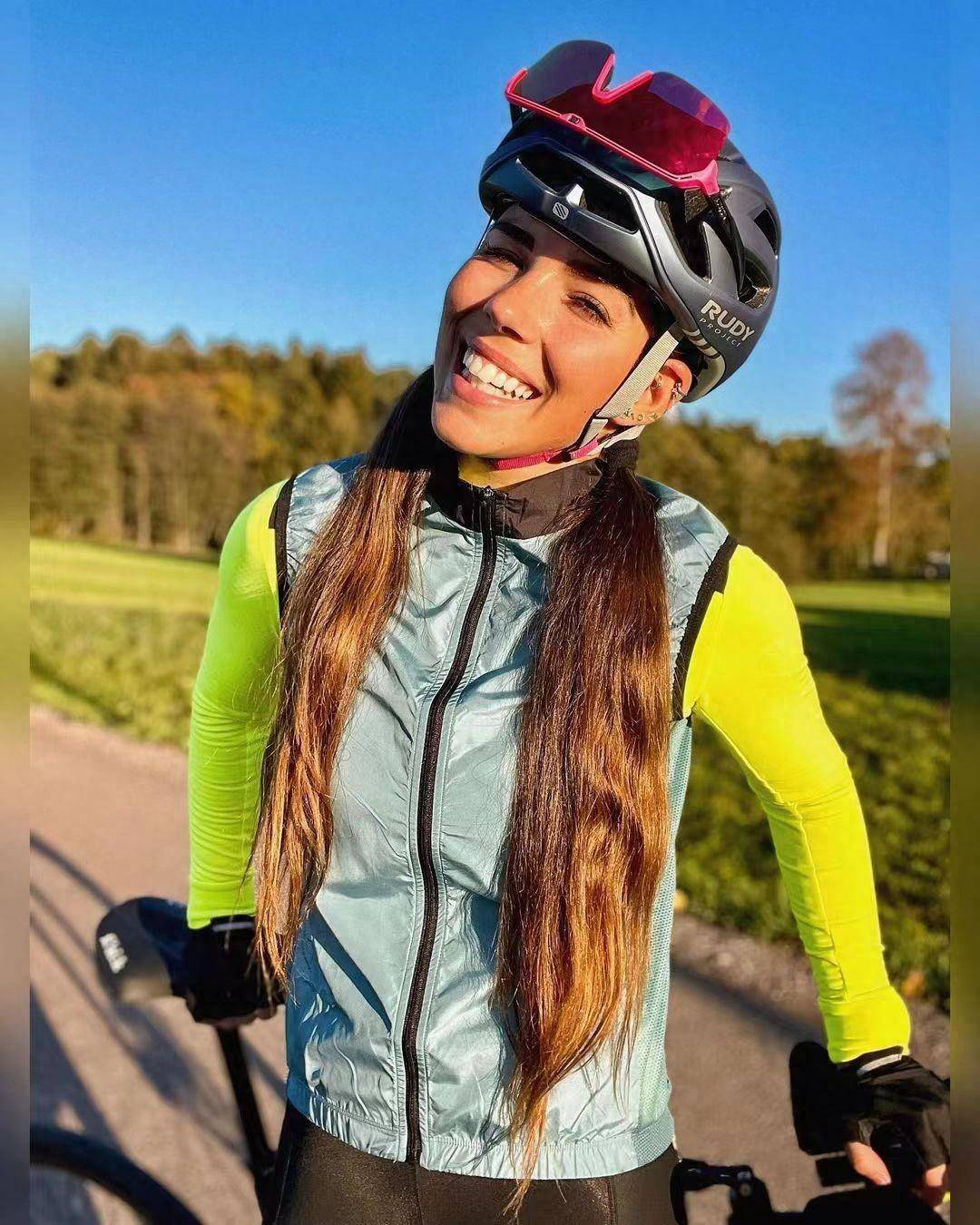 巴西女子自行车选手首夺奥运金牌 巴西女子自行车选手首夺奥运金牌