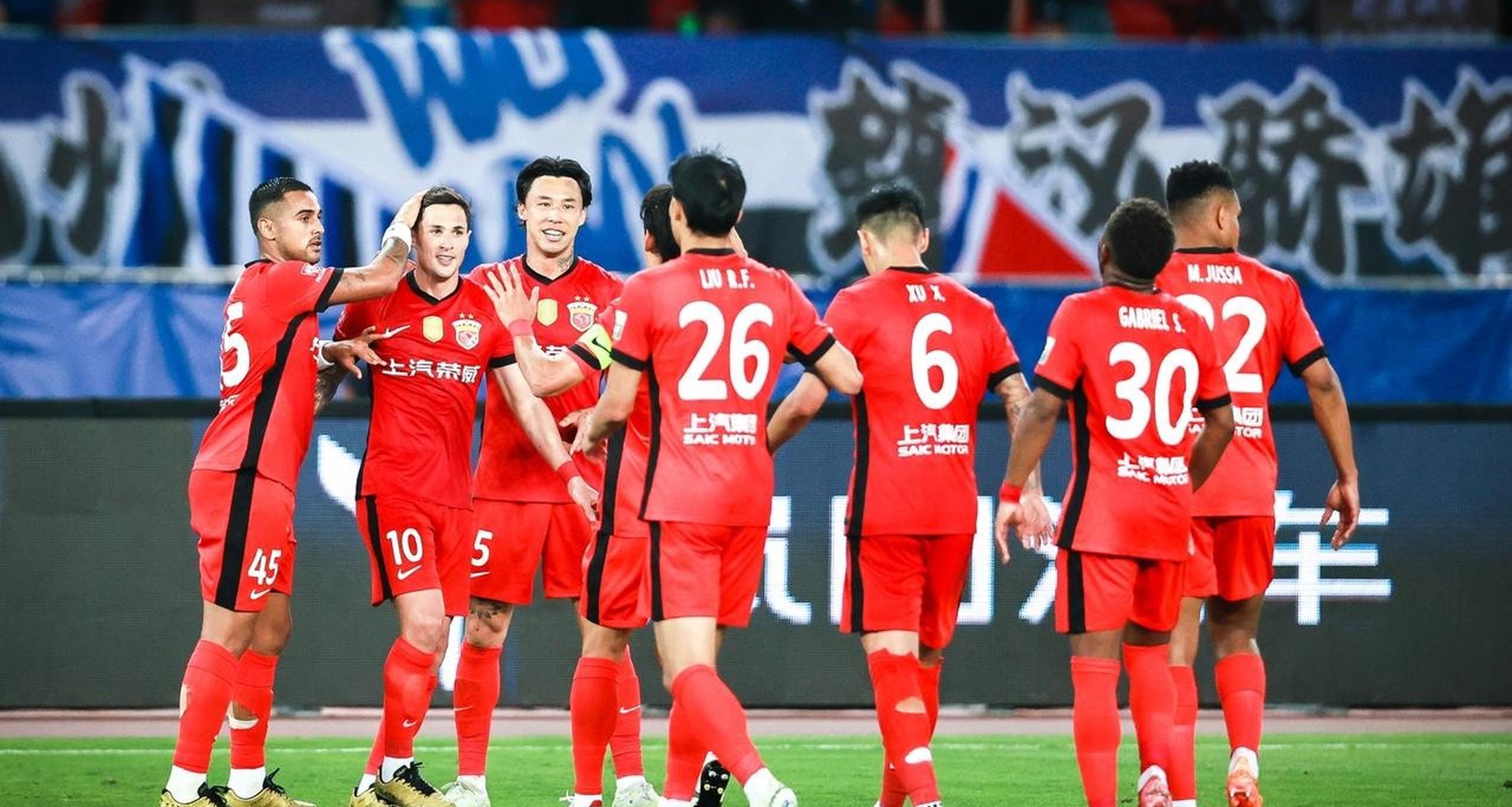 热门球队迎战实力强劲对手,激烈角逐 热门球队迎战实力强劲对手,激烈角逐