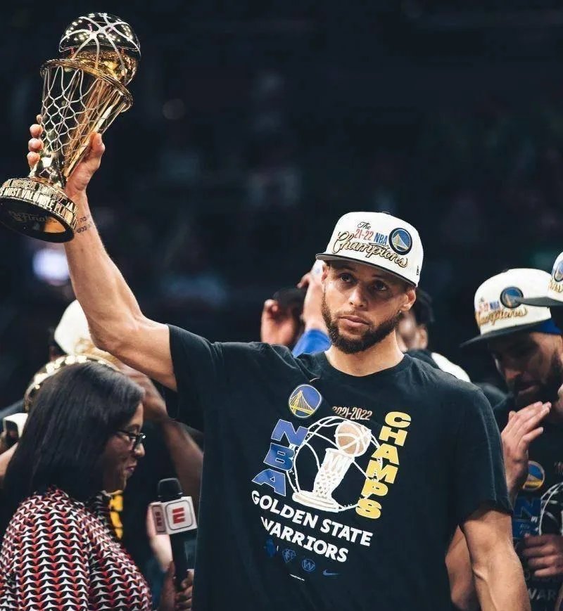 库里成为全明星队史最年轻的2000次得分先生的简单介绍 库里成为全明星队史最年轻的2000次得分先生的简单介绍