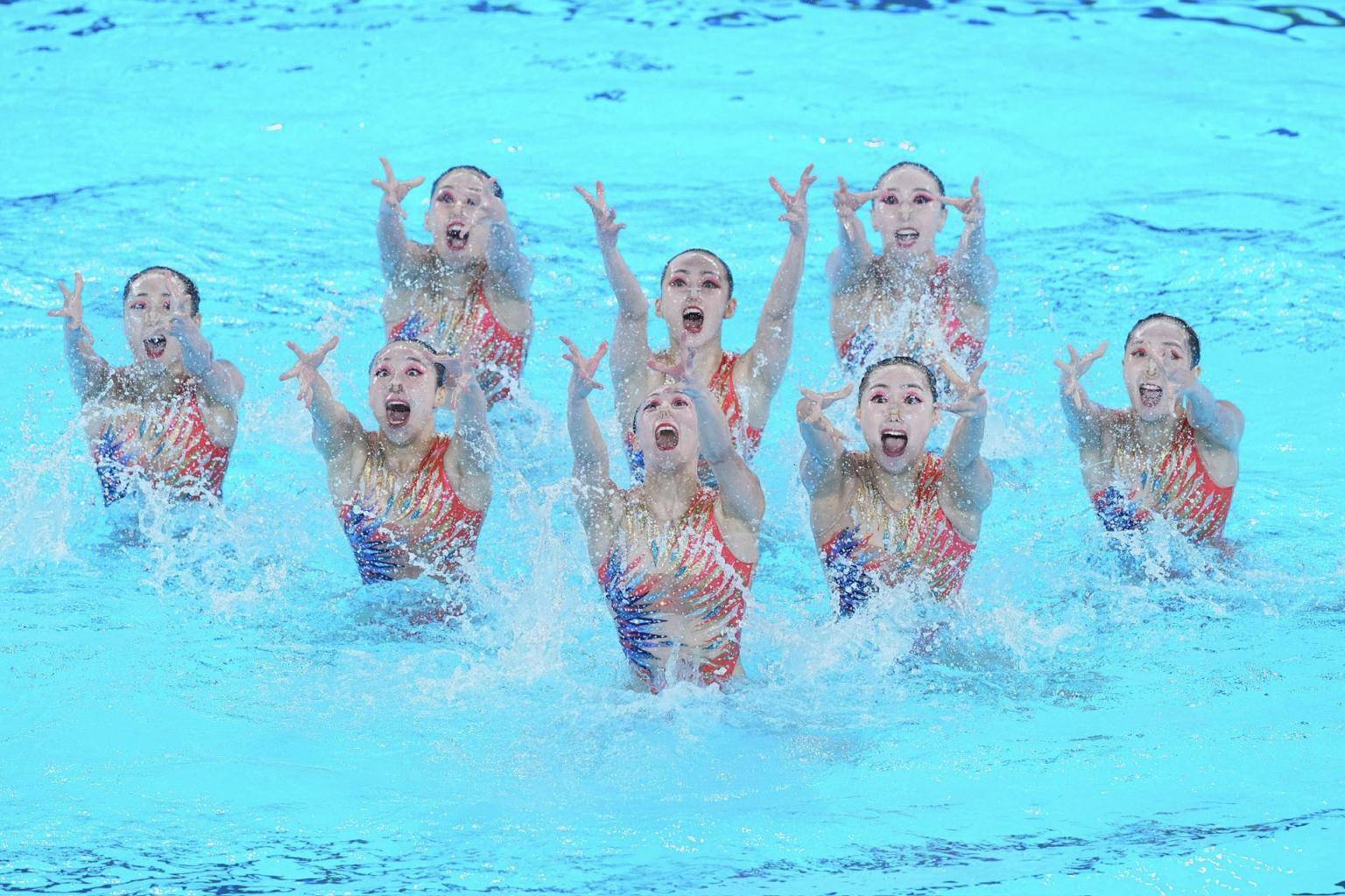 中国花游队再次夺冠,团体实力强劲 中国花游队再次夺冠,团体实力强劲