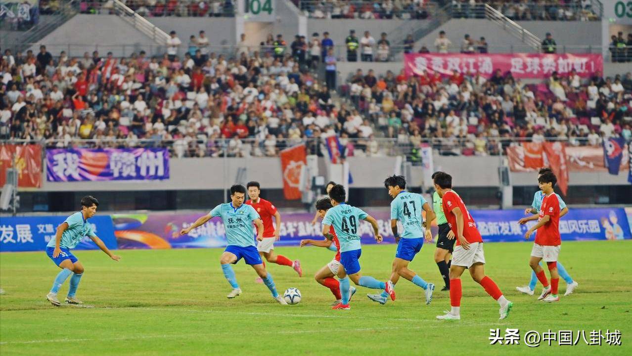 强队对决引发球迷热情高涨,胜负难料的简单介绍 强队对决引发球迷热情高涨,胜负难料的简单介绍