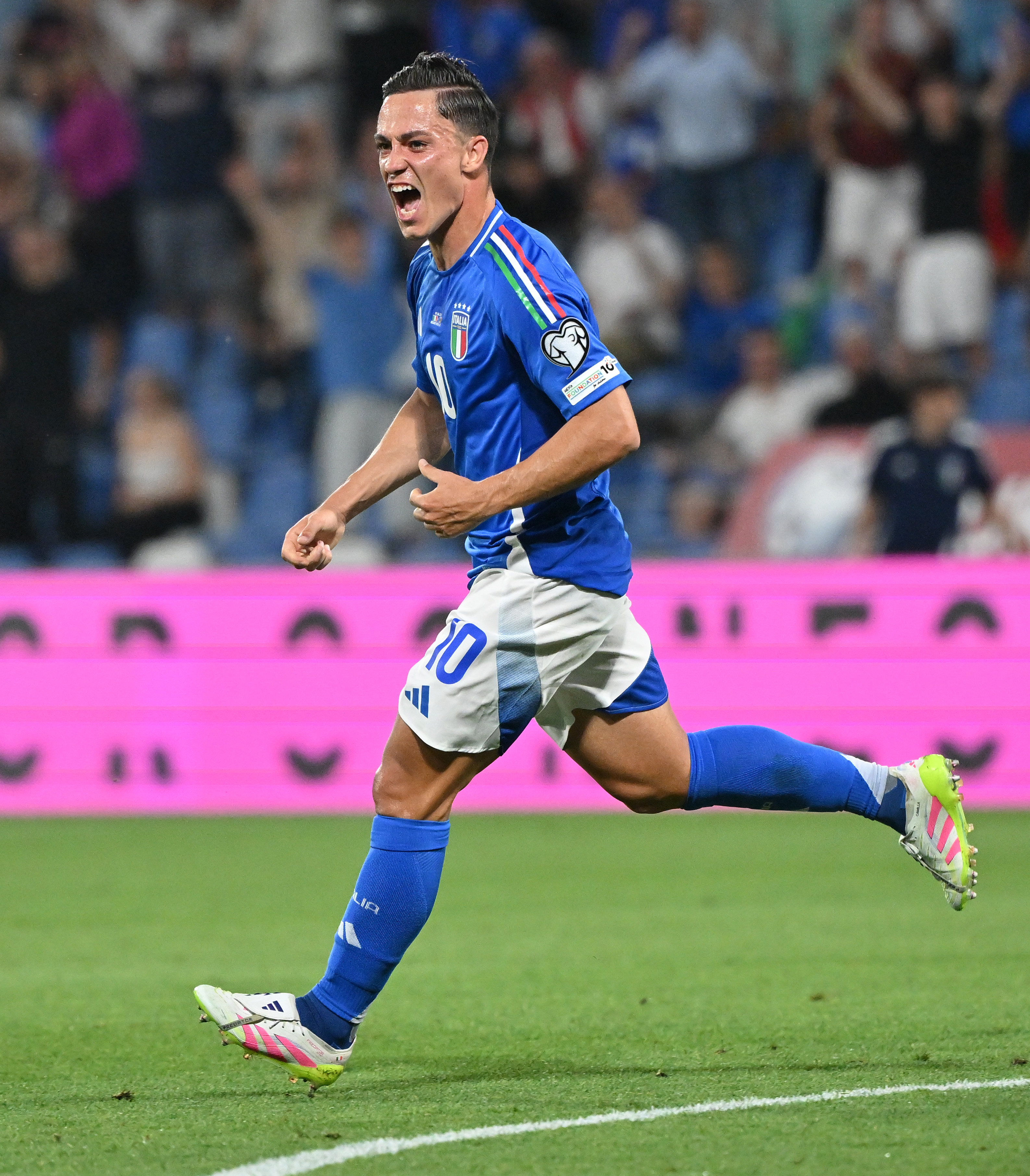 意大利足球比赛中的悬念时刻 意大利足球比赛中的悬念时刻