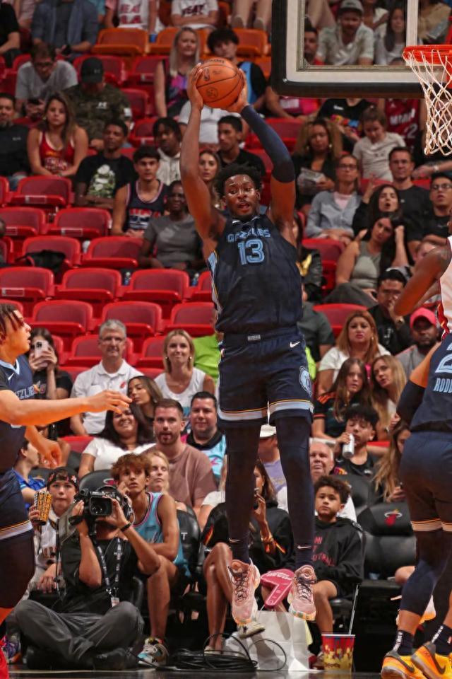 灰熊遭遇滑铁卢,孟菲斯掀起十连败风波的简单介绍 灰熊遭遇滑铁卢,孟菲斯掀起十连败风波的简单介绍