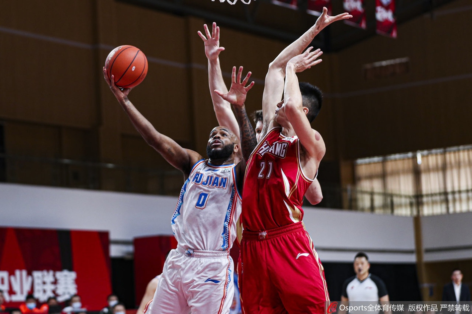 东北虎队遭遇江苏队强大挑战